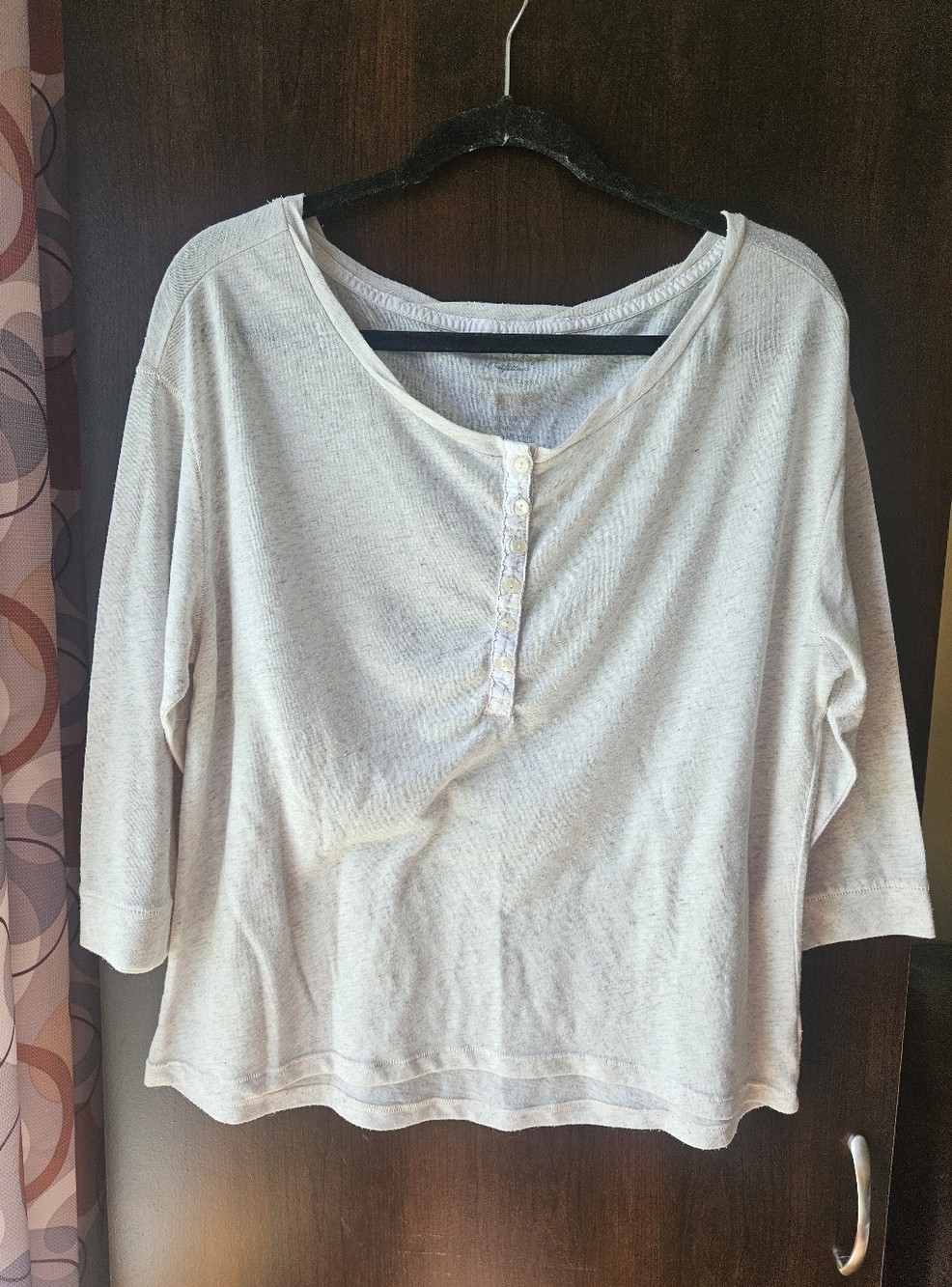 American Eagle Outfitters Light Cream Henley Button-Front Long Sleeve Top